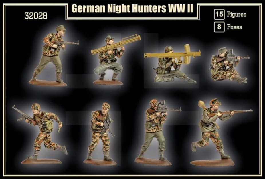 32028MR Фигуры German Night Hunters . WWII Mars