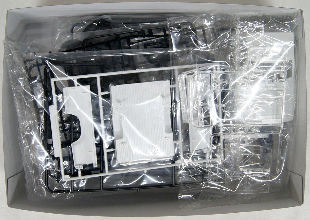 05802 Toyota HiLux Longbed LiftUp '95 RN80 Aoshima