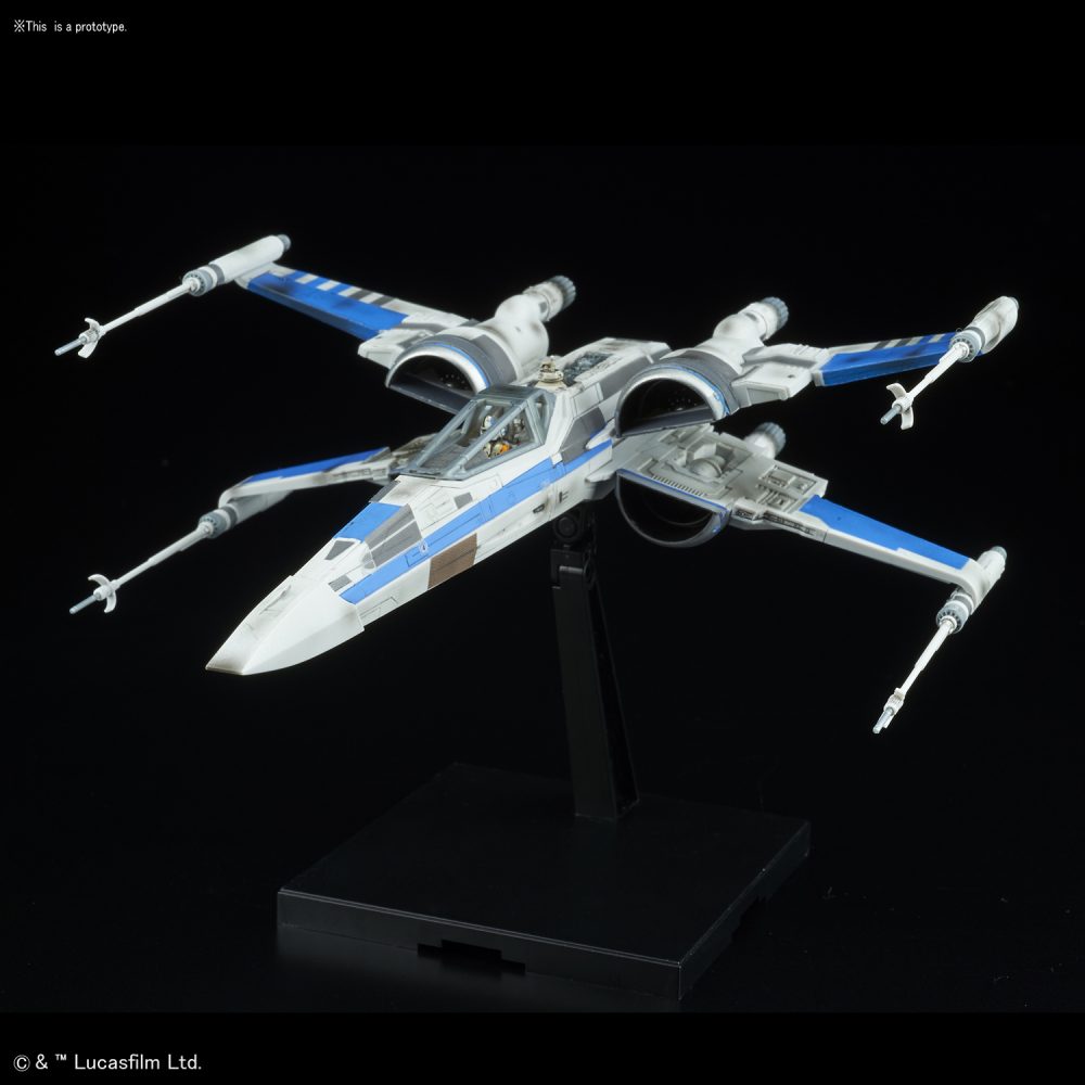 BND-0223296 Модель Blue Squadron Resistance X-Wing Fighter Звездные Войны (Star Wars) Bandai