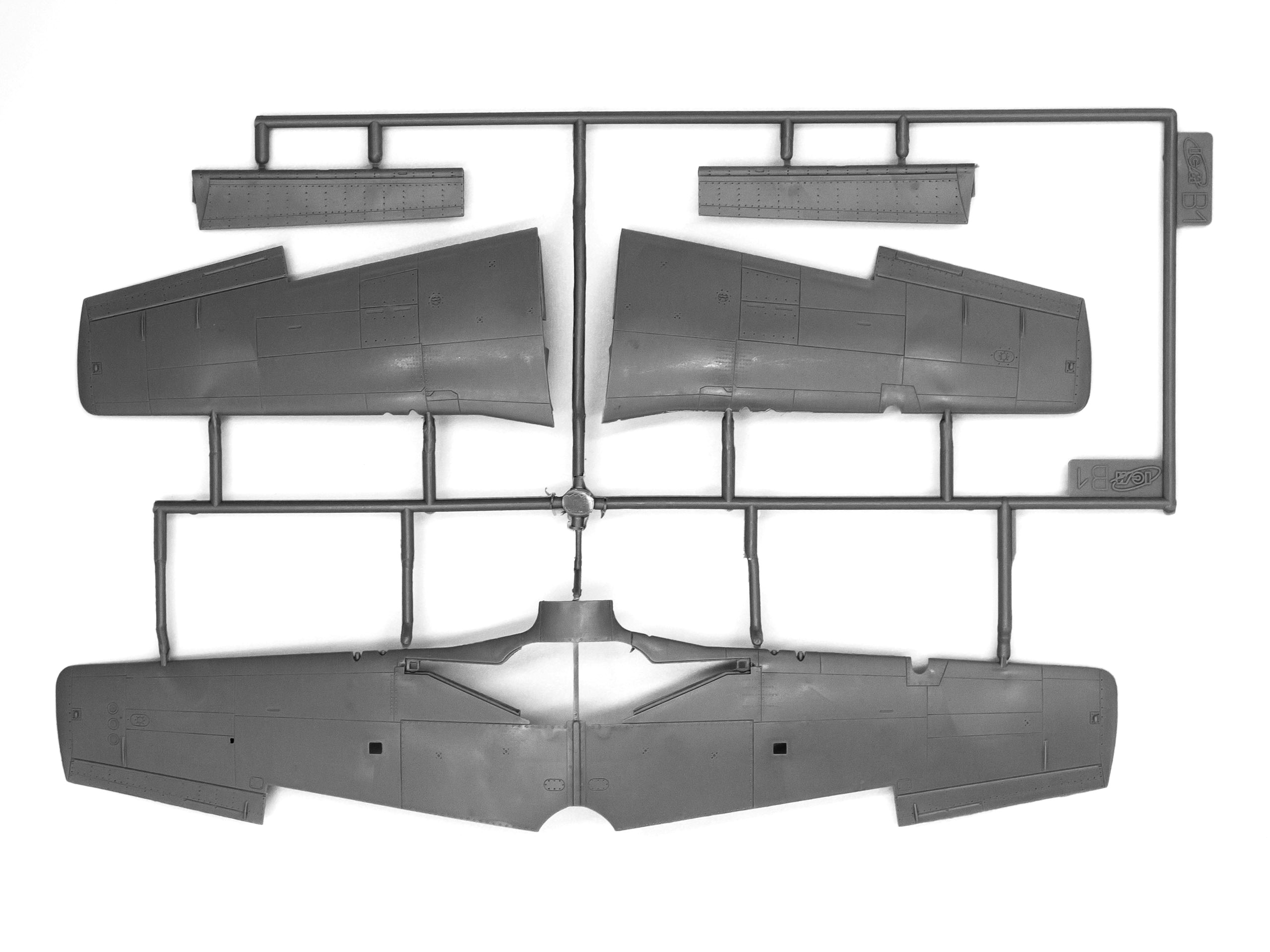 48151 Мустанг P-51 Д-15, американский истребитель ІІ Мировой войны ICM