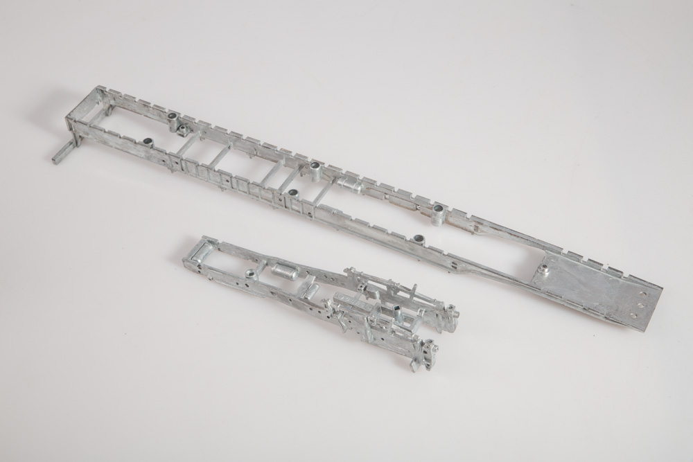 7069AVD Сборная модель МАЗ-5440 с полуприцепом МАЗ-9758 AVD Models