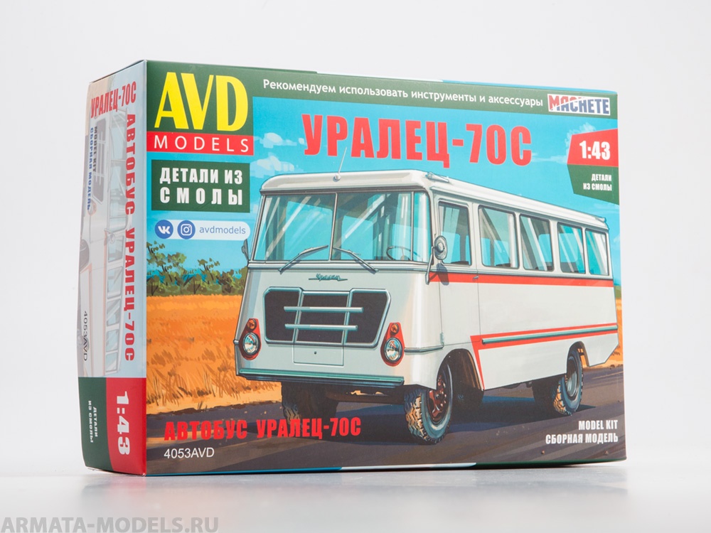 4053AVD Сборная модель Уралец-70С AVD Models