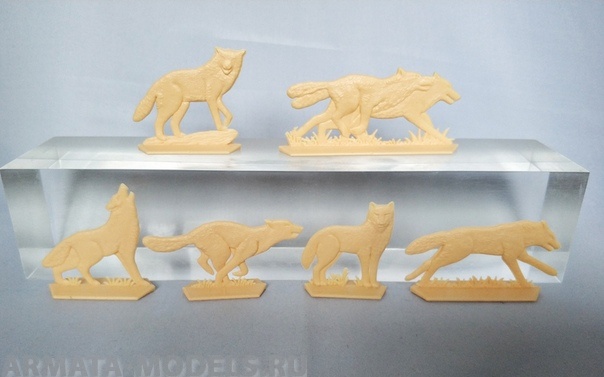 WAB007Milky Набор фигур Волки + медведь(топленое молоко) Воины и Битвы