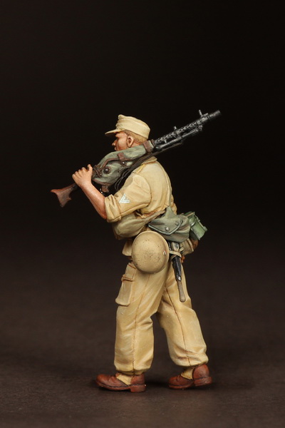 35132SOGA Machine gunner Fallschirmjager- Brigade Ramcke. El Alamein, August 1942. SOGA Miniatures