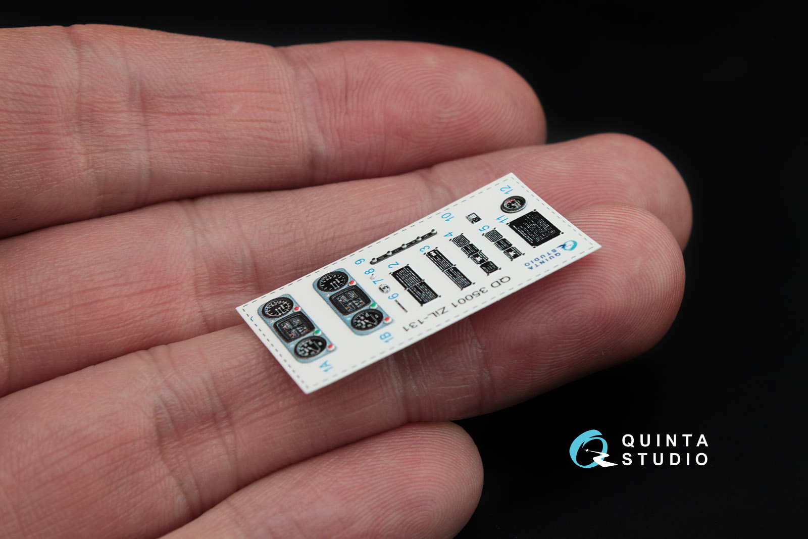 QD35001 1:35 3D Декаль интерьера кабины  для семейства ЗиЛ-131 (для любых  моделей)