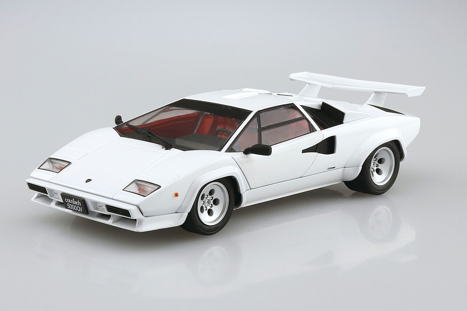05945 Lamborghini Countach 5000QV Aoshima