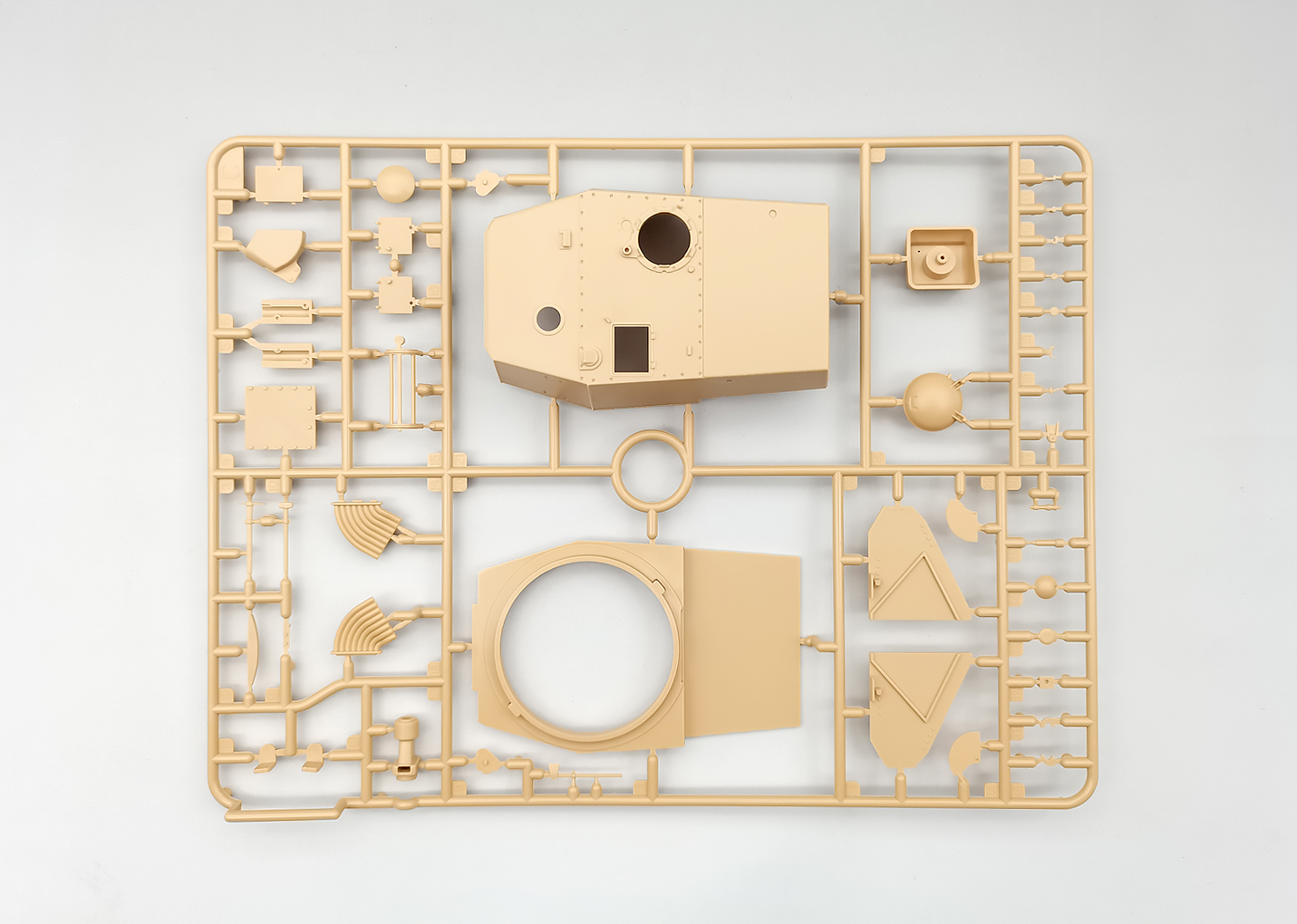 AH35A025 Французский тяжелый танк ARL44 French Heavy Tank Amusing Hobby