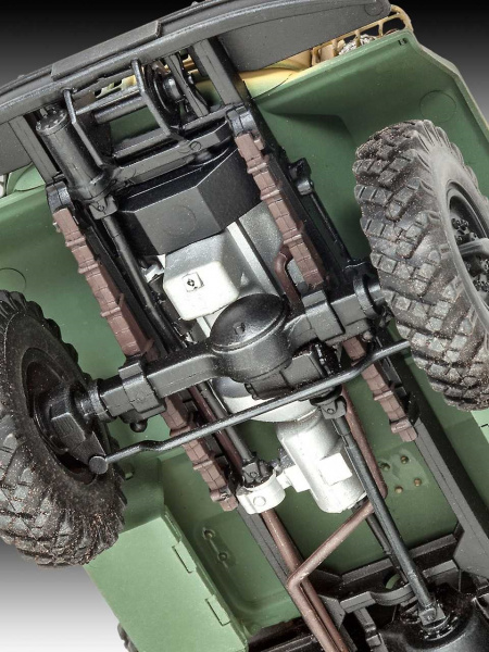 03245RE Грузовой автомобиль Зил-131 (НВА + Советския армия) Revell