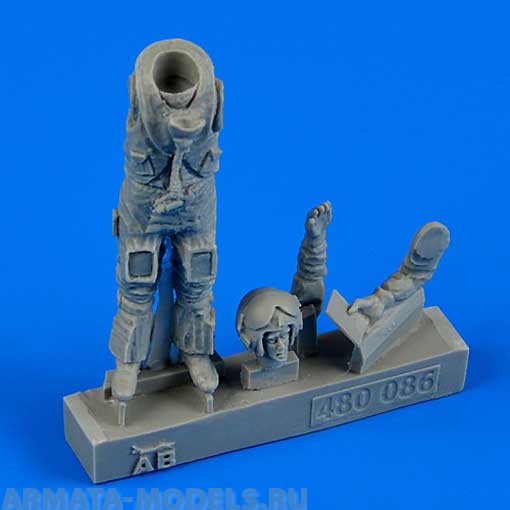 480086AERO  British Sea Harrier pilot Falklands War 1982 1/48 AEROBONUS