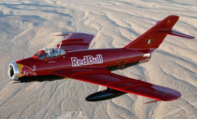 AM7269 Набор для окраски МиГ-17 Red Bull (краски+маски+декали) ТОЛЬКО ДЛЯ ПРЕДЗАКАЗА МИГ-17!