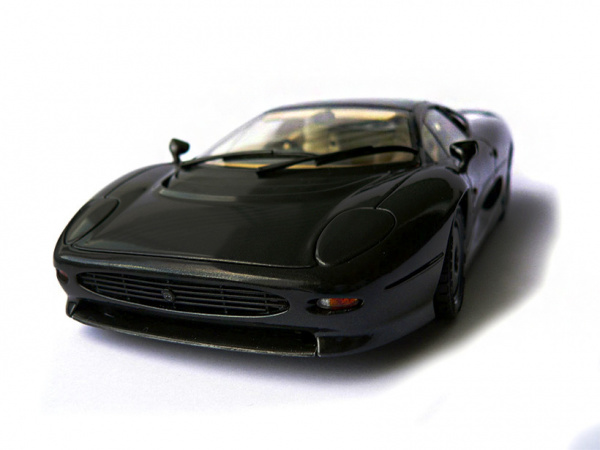 24129 JAGUAR XJ220 1992г. Tamiya