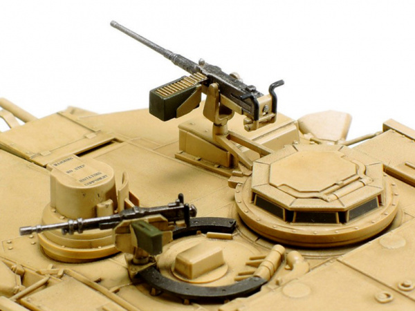 32592T Американский танк M1A2 Abrams, с одной фигурой Tamiya