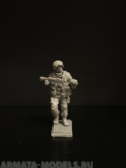 5054ТБ Боец с автоматом с глушителем и бородой Три Богатыря