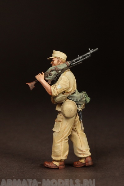 35132SOGA Machine gunner Fallschirmjager- Brigade Ramcke. El Alamein, August 1942. SOGA Miniatures