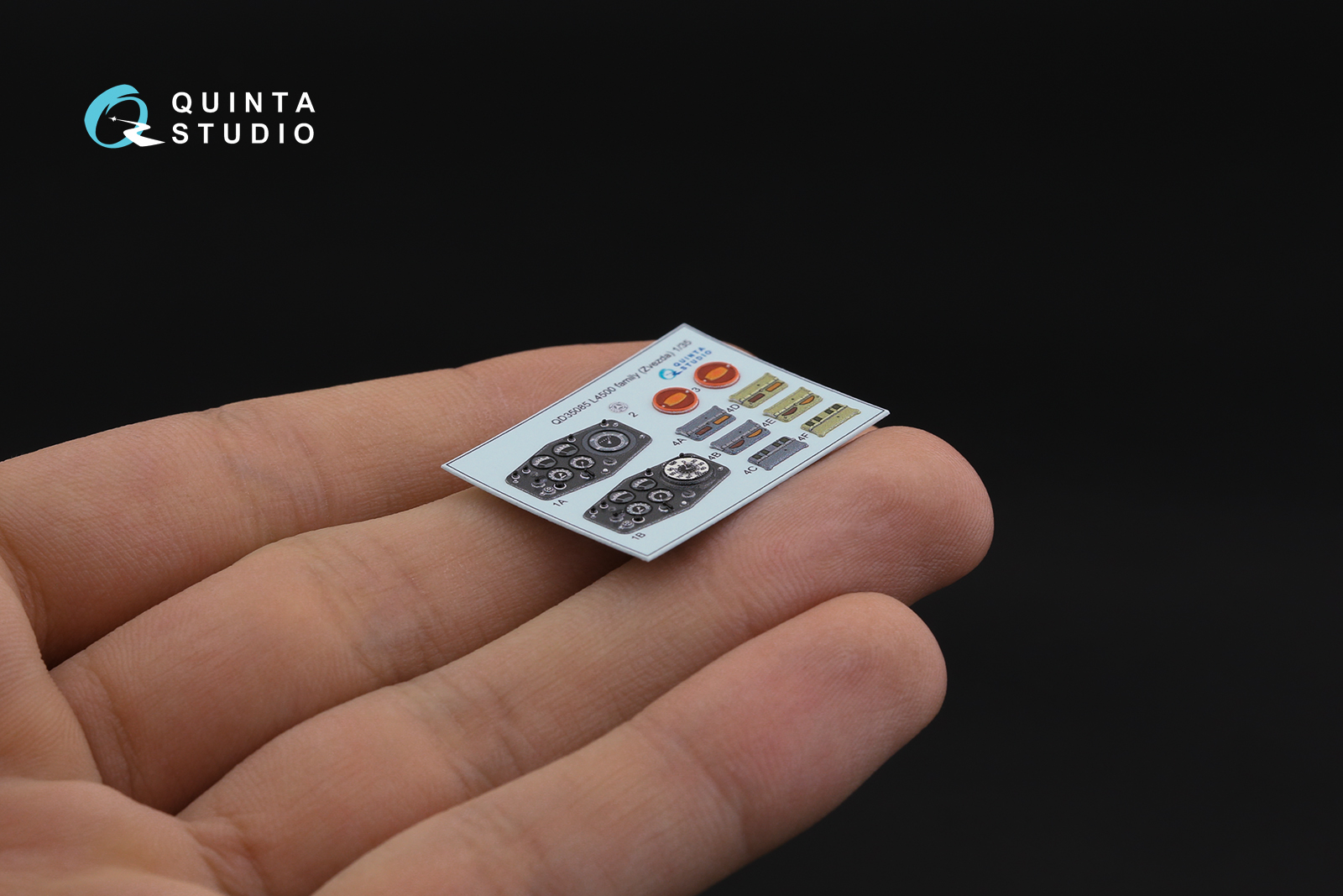 QD35085 3D Декаль интерьера кабины L4500 family (Zvezda)