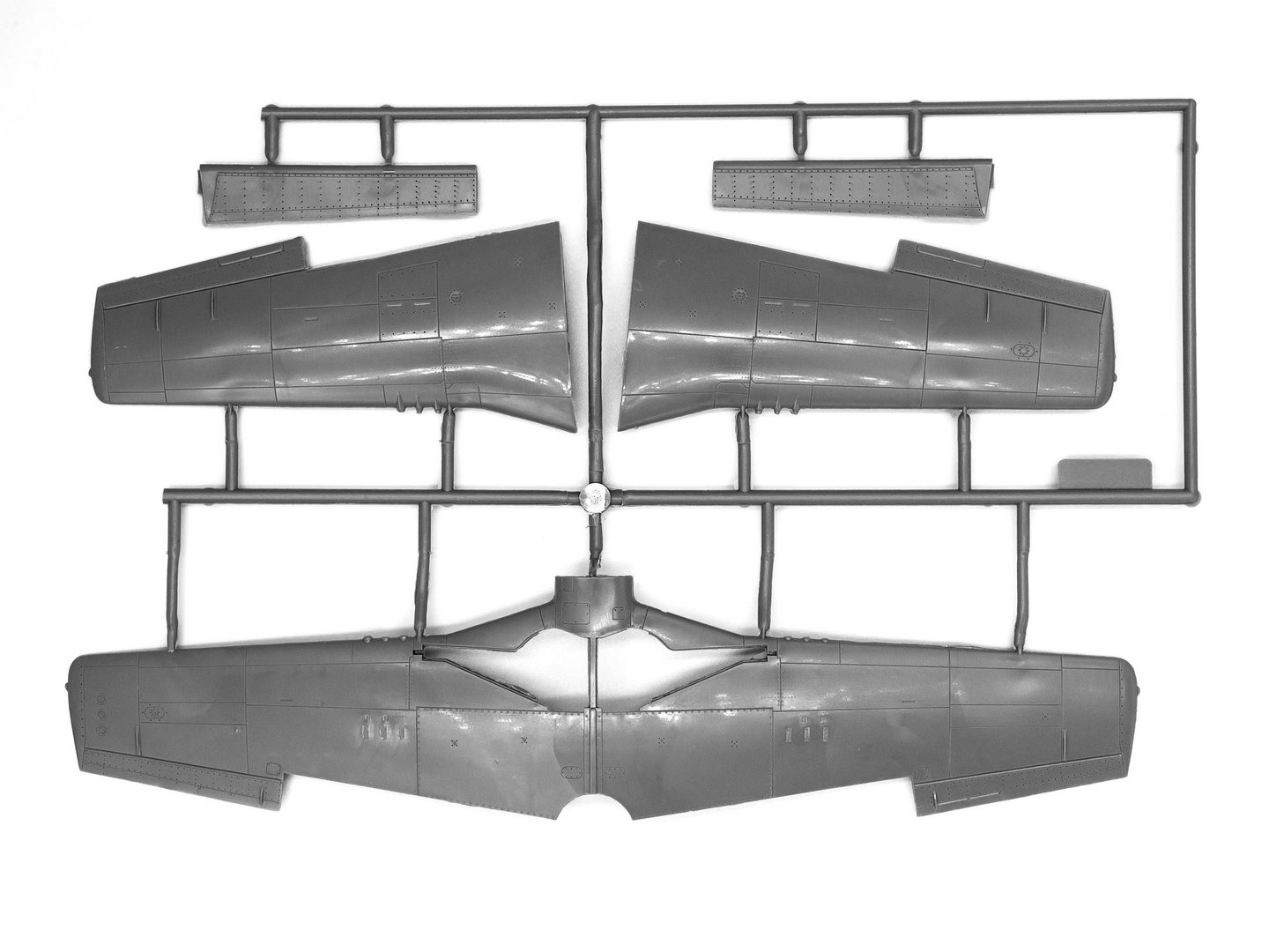 48153 Р-51 Д с пилотами и техниками  ВВС США ICM