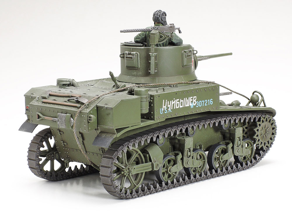 35360 Американский легкий танк M3 STUART, late production, с фигурой командира Tamiya