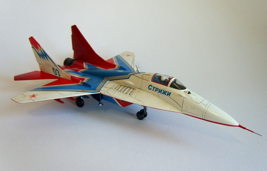 7234 Самолет МиГ-29 Стрижи Звезда