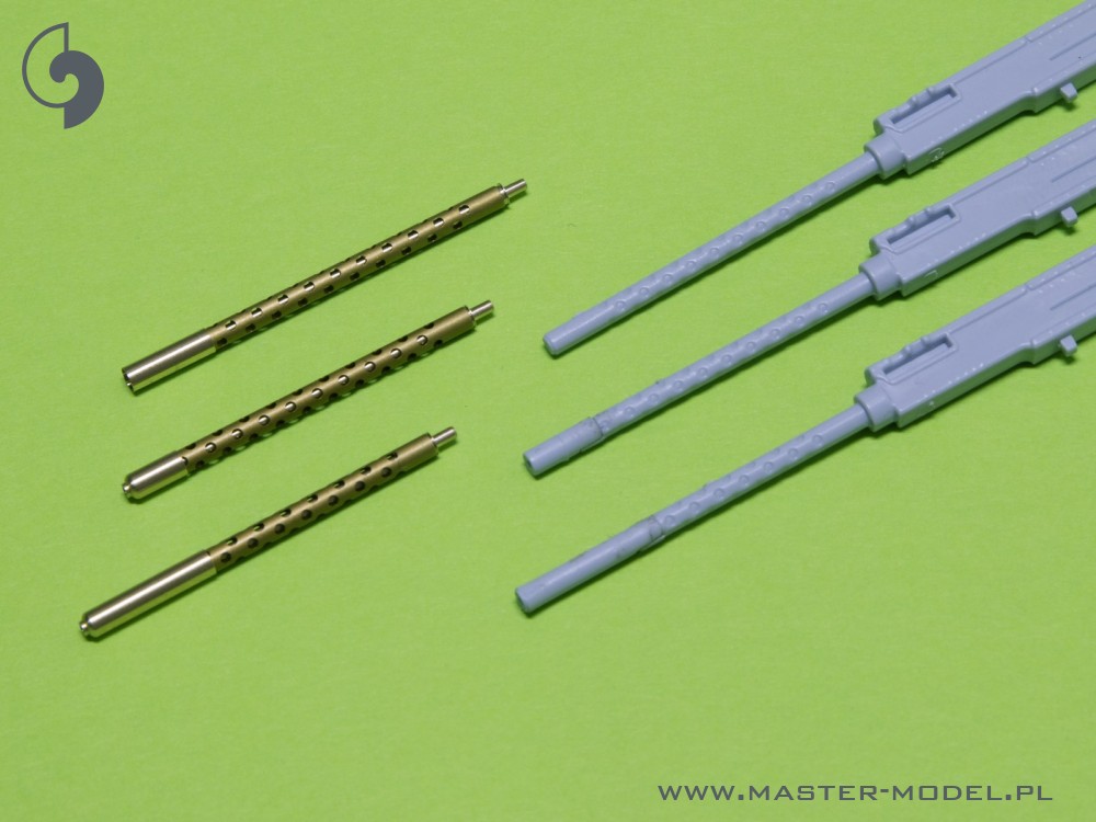 AM-24-019 F6F-5 Hellcat - позднее вооружение (прикрытые стволы Браунинга .50 калибра)