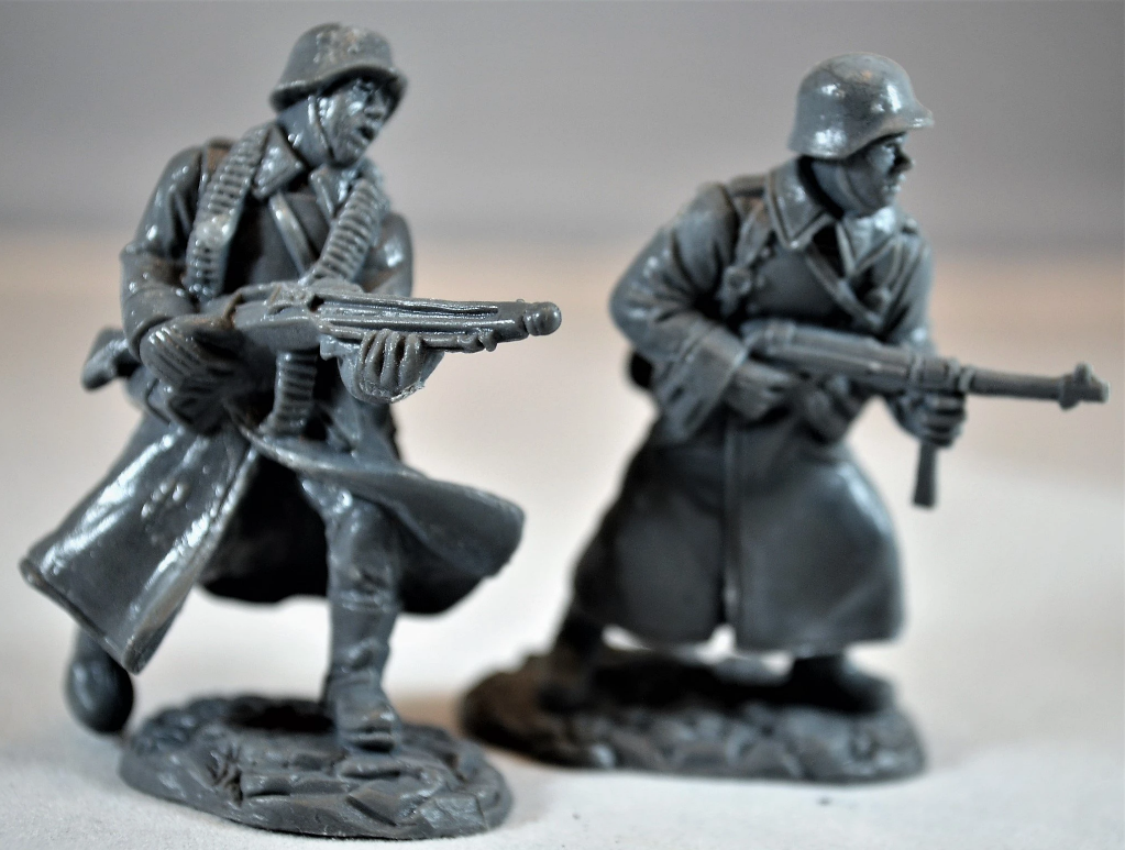 TSSD04 Фигуры WWII «Long Coat» German Infantry  (16 x 1/32 figures) TSSD