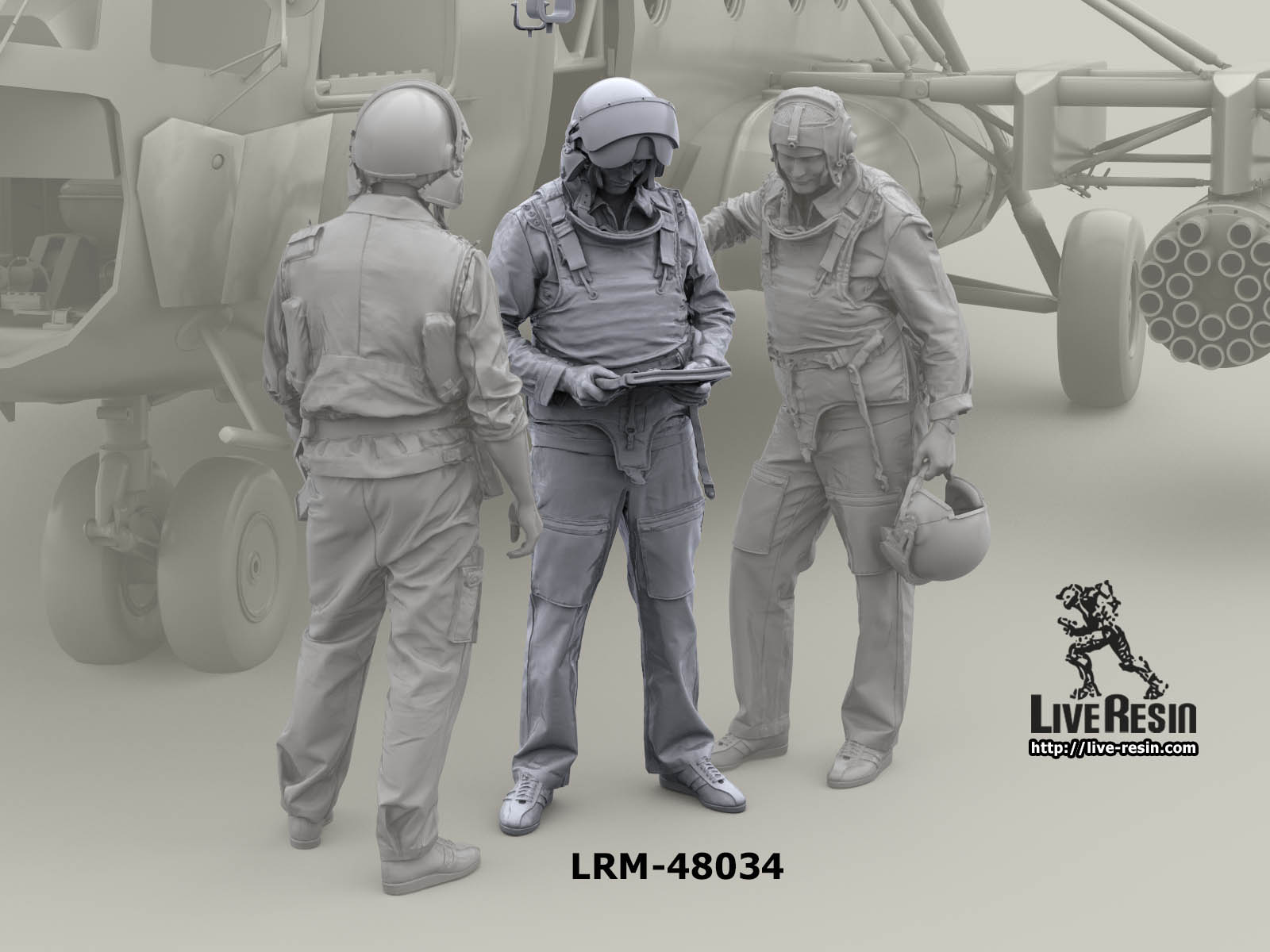 LRM48034 Советский пилот вертолета на инструктаже, с картодержателем в руках Война в Афганистане, фигура 3 Live Resin