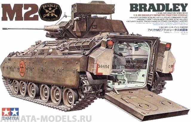 35132T Американский БTР M2 Bradley IFV с внутренним интерьером, 1фигура. Tamiya