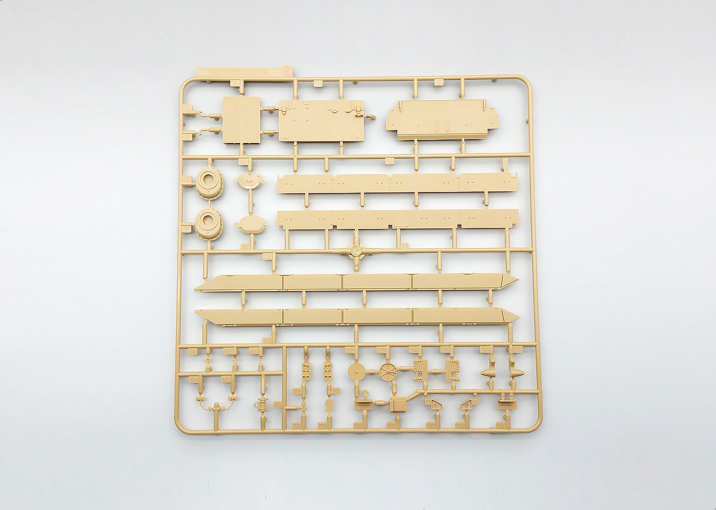 AH35A013 Британский тяжелый танк Super Conqueror Limited Edition Amusing Hobby