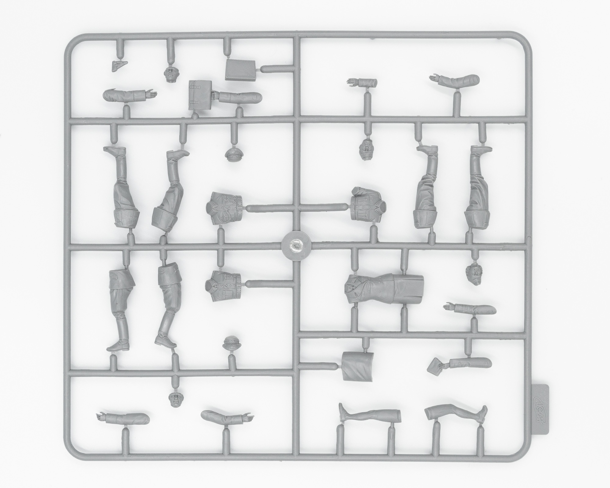 35539 Тип 320 (W142) седан с германским штабным персоналом ICM