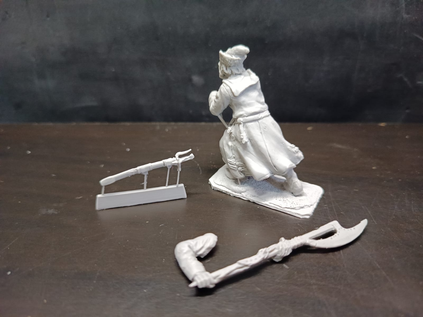 159ТБ ВИМ, пеший стрелец, идущий с бердышом на перевес Три Богатыря