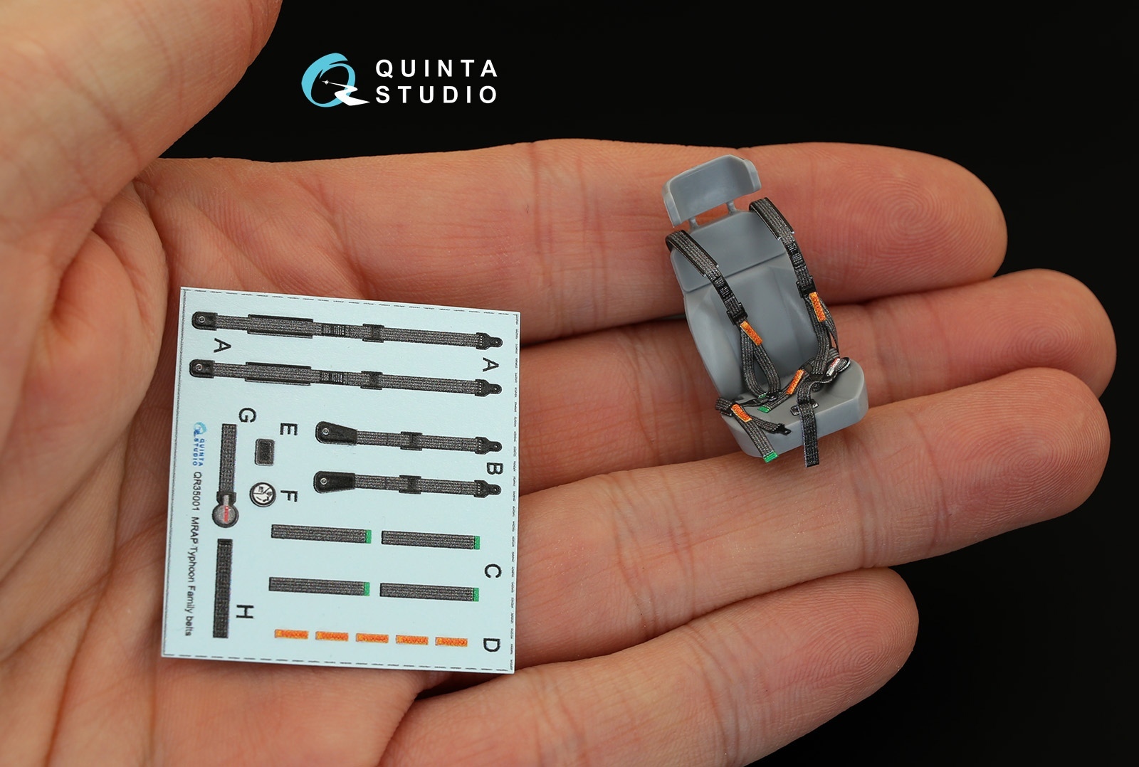 AM3634 Кресла для Тайфун-К набор 3 кресла + 3 ремня Quinta 1/35 