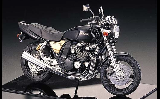 04179 Yamaha XJR400 Aoshima