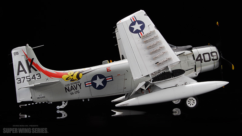 VOLKSWS15 Американский штурмовик DOUGLAS A-1H Skyraider U.S NAVY Incl U.S Aircraft ZOUKEI-MURA