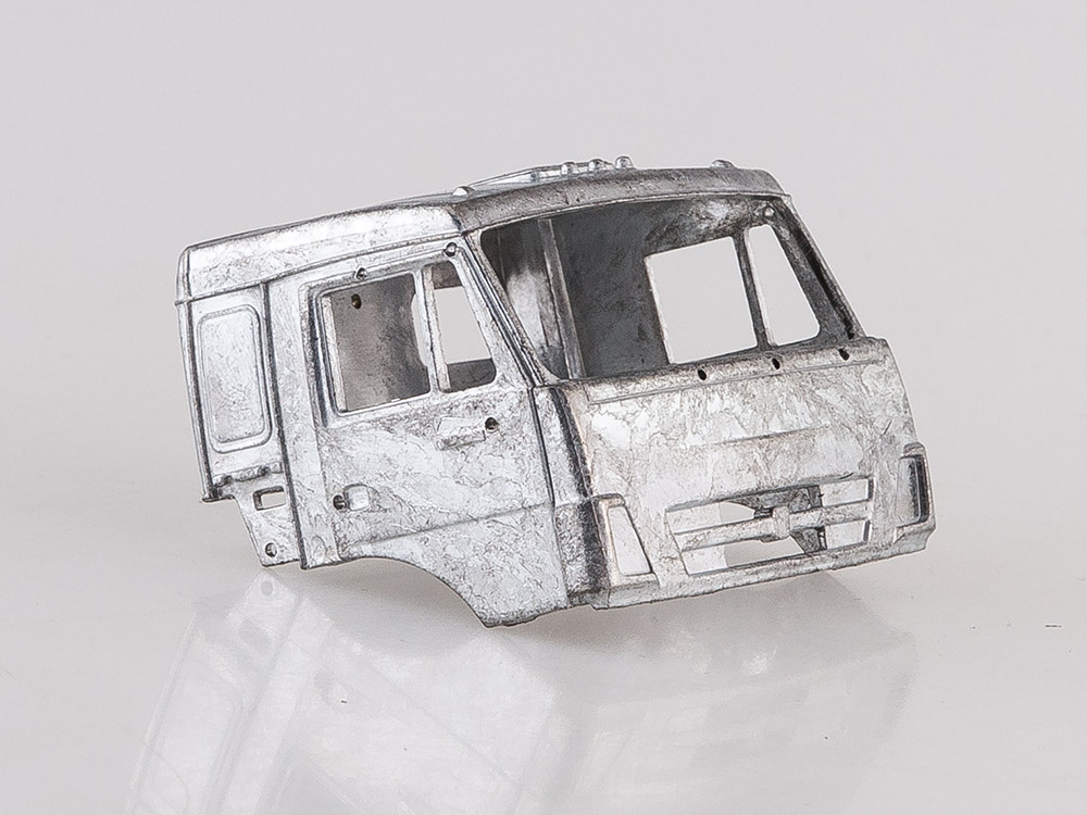 1305AVD Сборная модель КАМАЗ-4350 4х4 Мустанг (рестайлинг) AVD Models