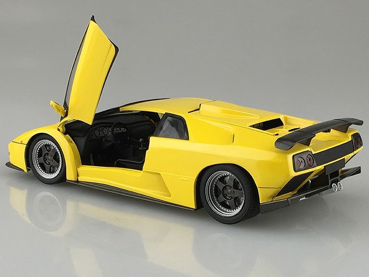 05899 Lamborghini Diablo GT '99 Aoshima