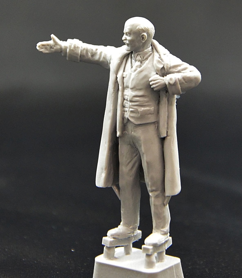 SPM35025 фигурка В. И. Ленин