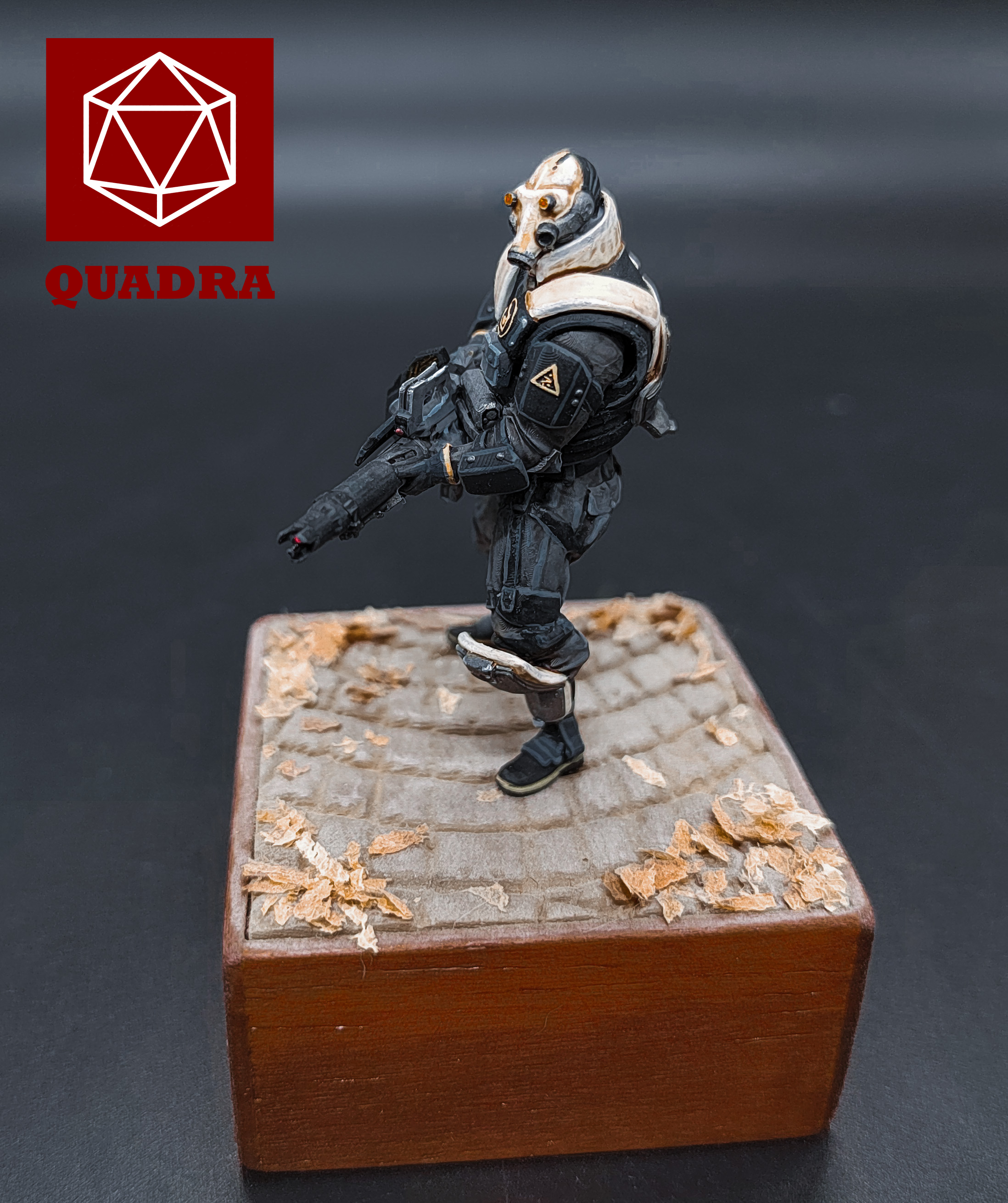 AM35884 Фигура Комбайн Альянса (Alyx) 3 QUADRA