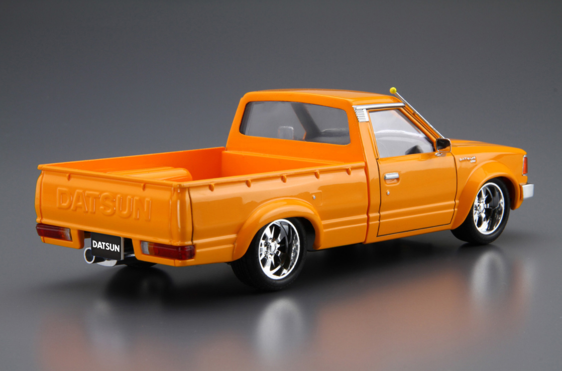 05840 Datsun Truck 720 82 Custom Aoshima