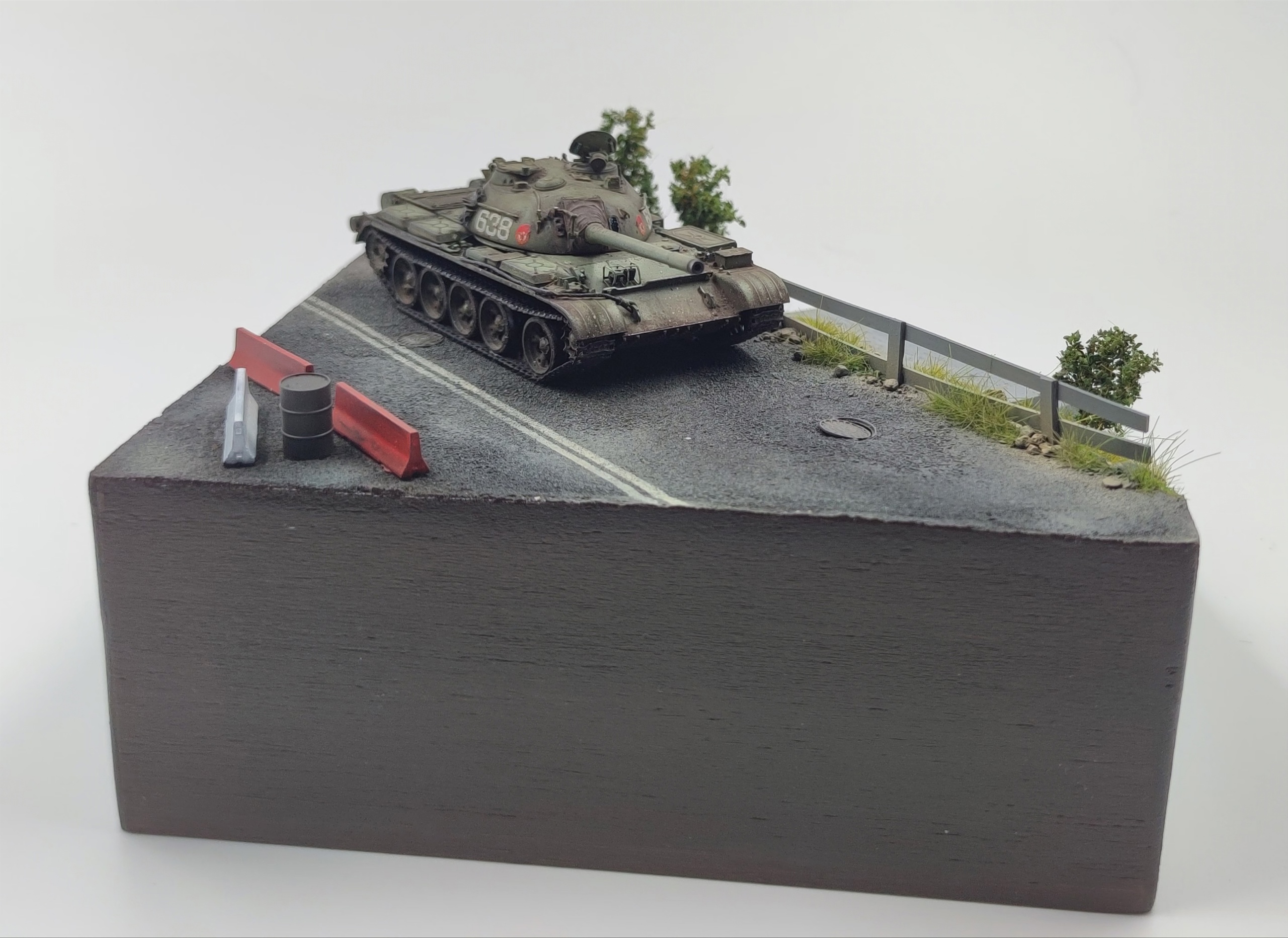 HE-72019 Подставка "неподалёку от Каховской ГЭС"