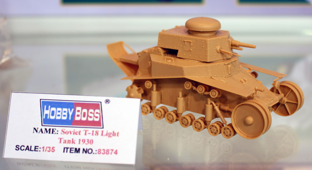 83874 Танк Soviet T-18 Light Tank MOD1930 1/35 Hobby Boss