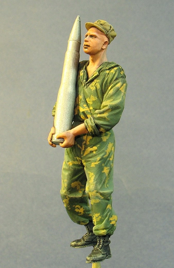 T35204 Советские танкисты со 115 мм снарядами (Афганистан) Tank