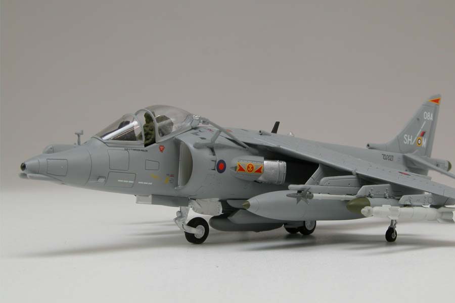 A55300  Самолет BAe Harrier GR9A Airfix