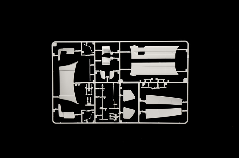 3970ИТ ГРУЗОВИК FH16 СРЕДНЯЯ КРЫША Italeri