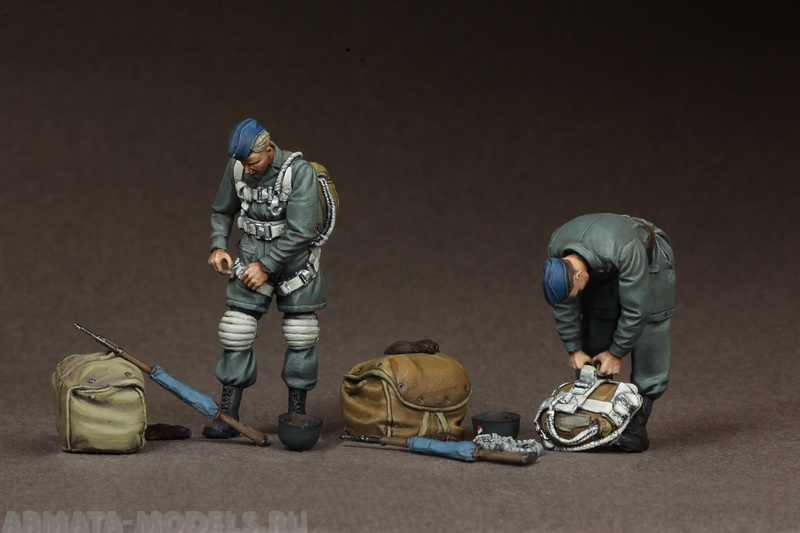 3607SOGA Fallschirmj?gers at the airfield. SOGA Miniatures