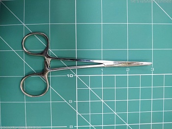 SN651FS Изогнутый гемостатический зажим