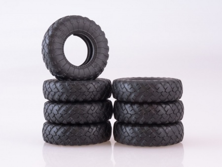 1365AVD Сборная модель МАЗ-200 бортовой AVD Models