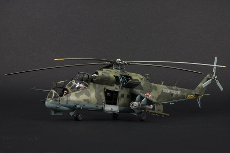 7315 Советский ударный вертолет МИ-24П Звезда