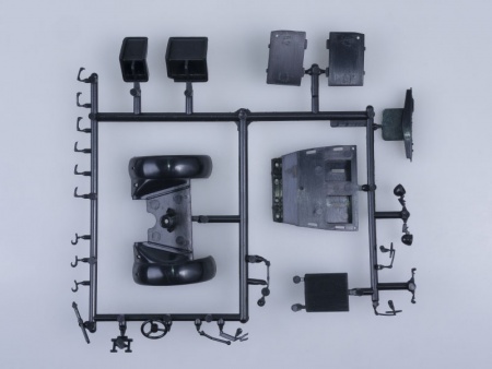1022KIT Сборная модель ЯАЗ-200 бортовой 1951 г. AVD Models