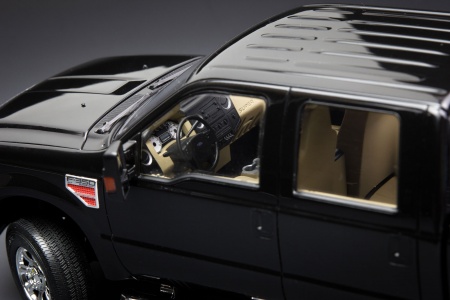 CS-001 Ford F-350 Super Duty Crew Cab Meng