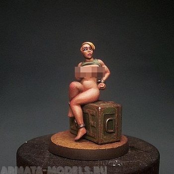BV-vg-19 Игровая миниатюра  chained girl sitting on ammo box прикованная девушка сидит на коробке патронов